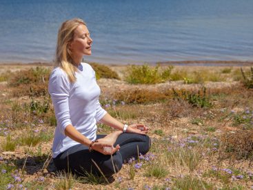 how meditation can help you stay active during the winter months